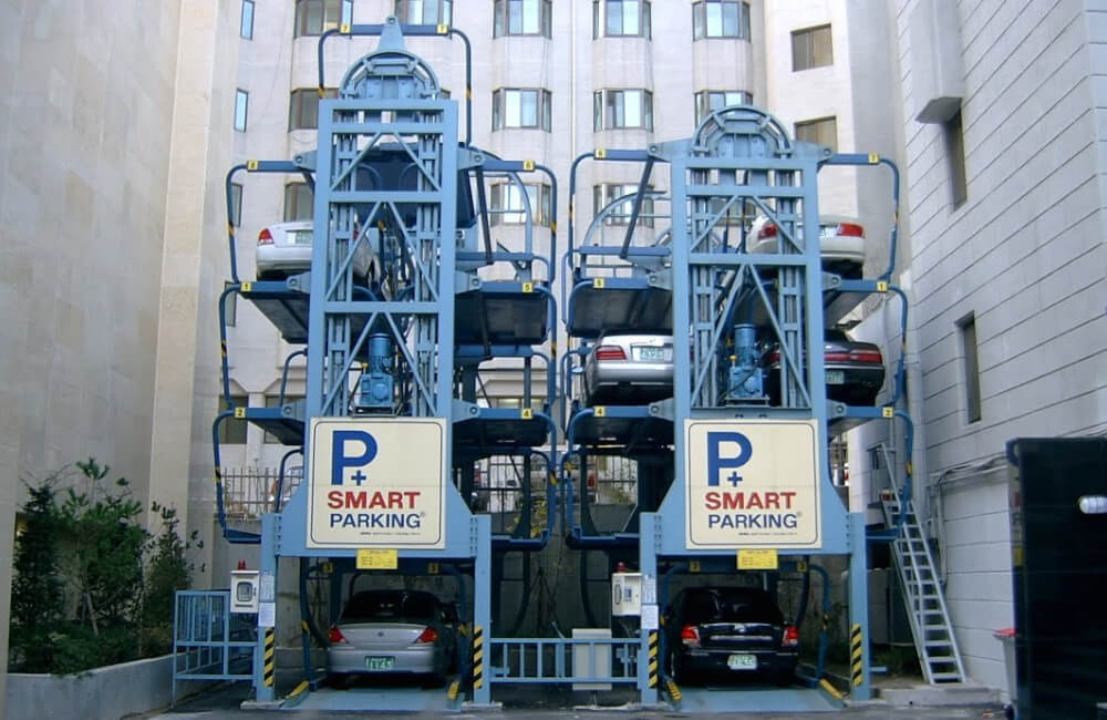 Multi-level Parking Spots @Daniel Lo / YouTube.com