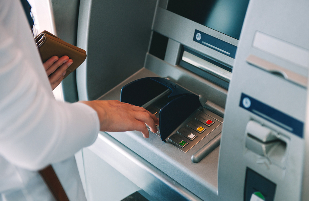 "Independent" ATMs ©Hadrian/Shutterstock.com