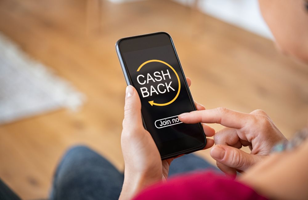 Check for Cashback Opportunities ©Rido/Shutterstock.com